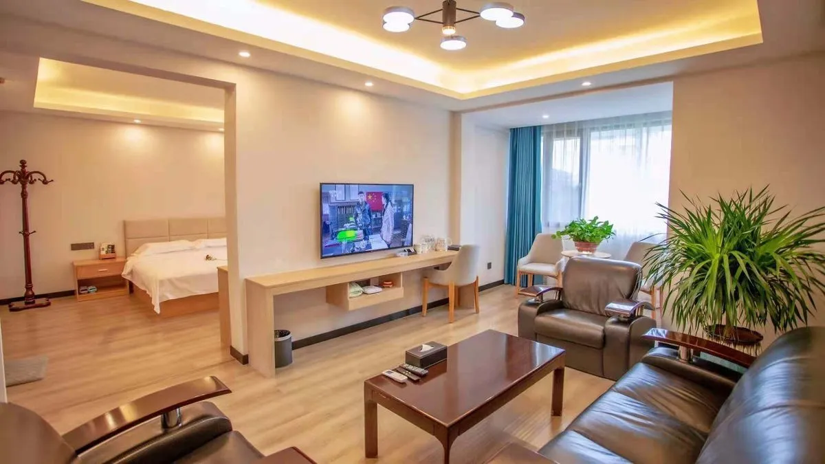 Shawan Tianquan Hu Hotel