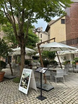 guest photo